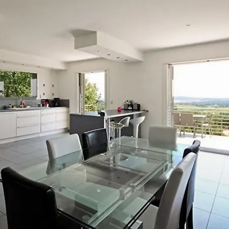 בית נופש Luxurious In רושפור-דו-גאר