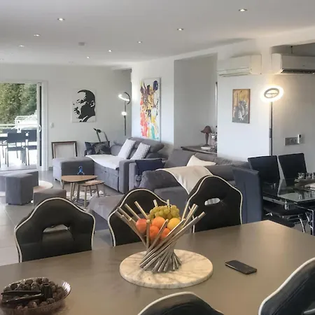Luxurious In Feriehus Rochefort-du-Gard