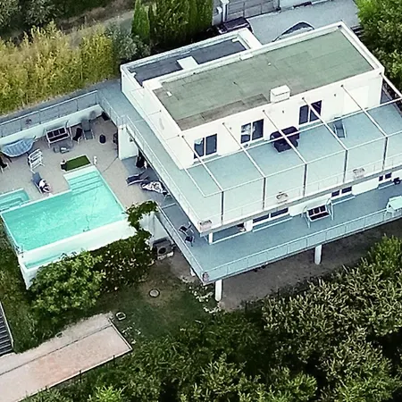 Feriehus Luxurious In